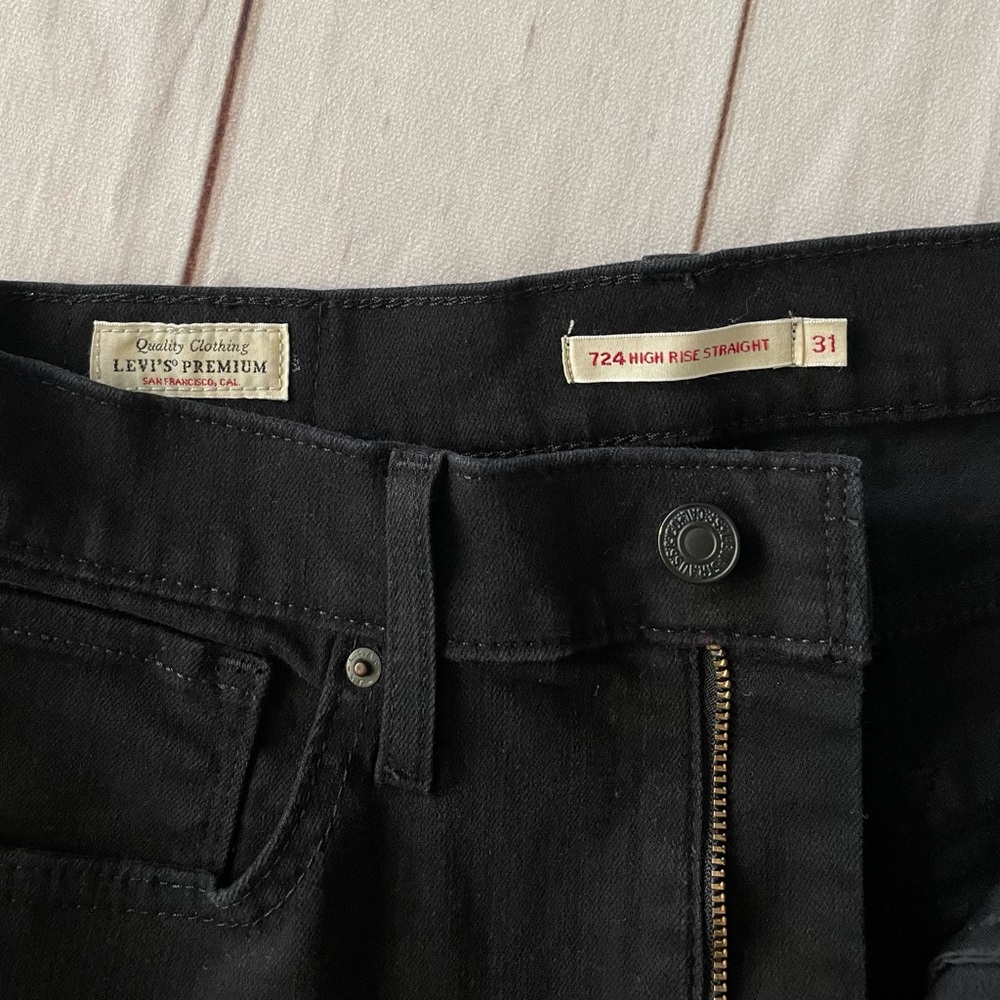 Levi’s Premium 724 High Rise Slim Straight Jeans Women’s 31 Black Stretch Chic - Picture 12 of 15